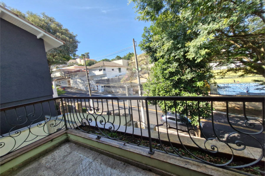 Sobrado à venda com 4 quartos, sendo 3 suítes, em Jardim São Bento, São Paulo, SP