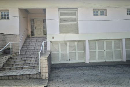 Casa à venda com 4 quartos, sendo 3 suítes,  no condomínio Chácara das Rosas, São Paulo - SP