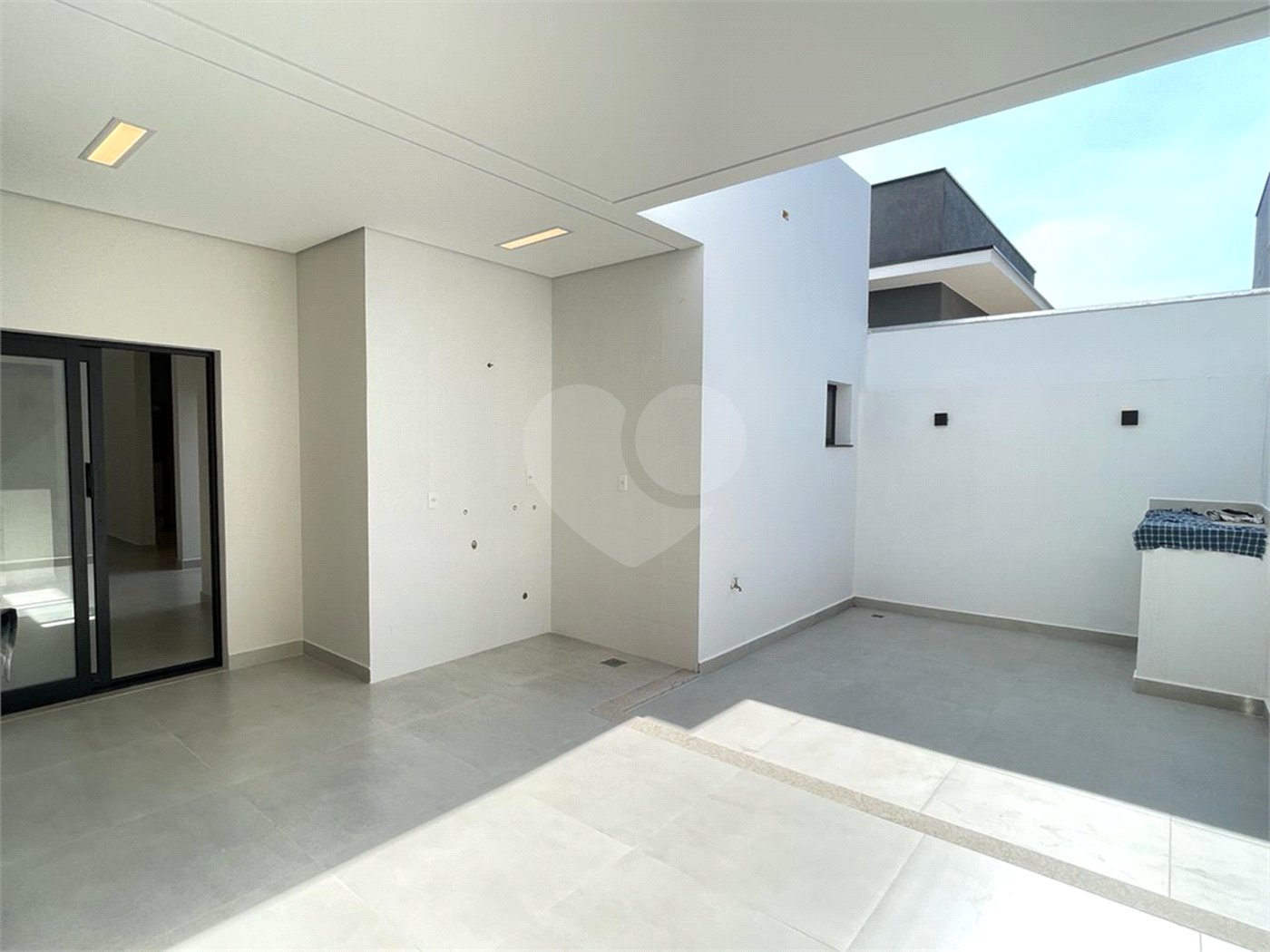 Casa à venda com 3 quartos, sendo 1 suíte, no condomínio Horto Florestal Iii, Sorocaba - SP