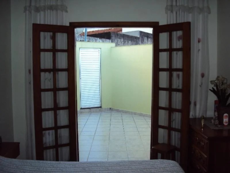 Sobrado à venda com 4 quartos, sendo 2 suítes, em Jardim Peri Peri, São Paulo, SP