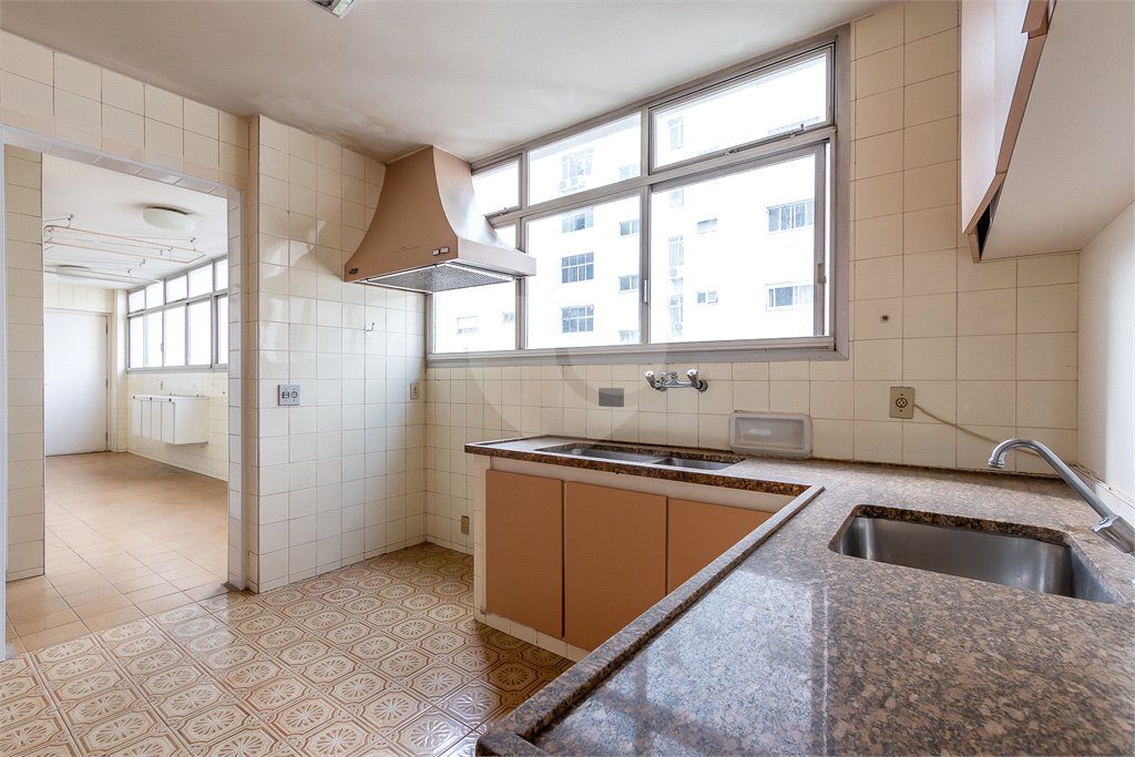 Apartamento à venda com 3 quartos, sendo 1 suíte, em Santa Cecília, São Paulo, SP