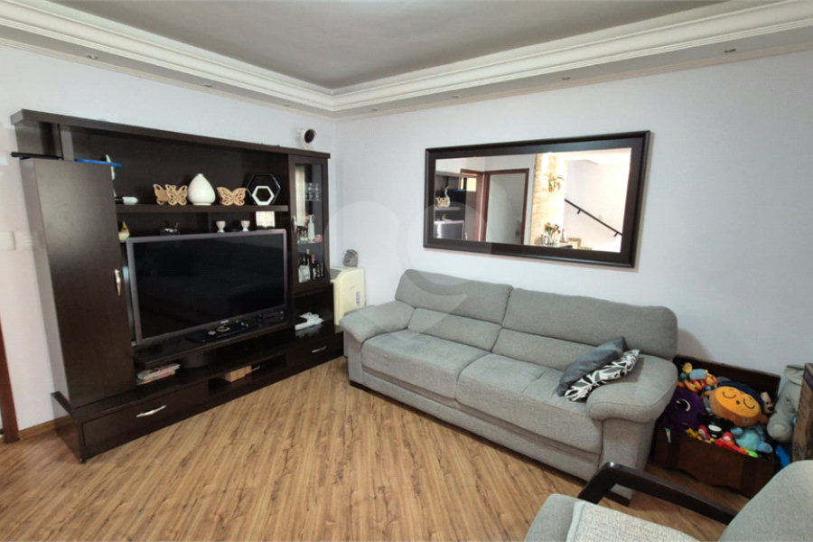 Casa à venda com 3 quartos, sendo 1 suíte, no condomínio Indefinido_ernani Pinto_439, São Paulo - SP