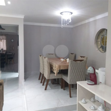 Sobrado à venda com 3 quartos, sendo 1 suíte, em Vila Galvão, Guarulhos, SP