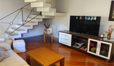 Sobrado à venda com 3 quartos, sendo 1 suíte,  em Vila Mascote, São Paulo, SP