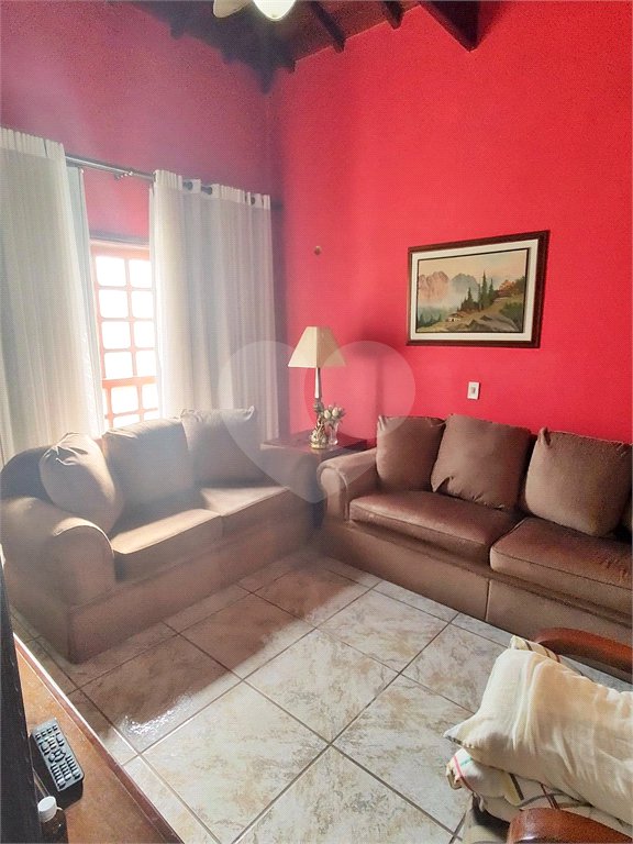Casa à venda com 5 suítes no condomínio Estância Marambaia, Vinhedo - SP