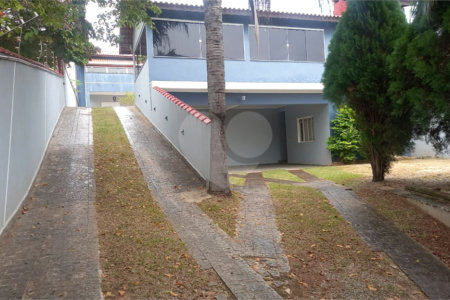 Casa à venda com 8 quartos, sendo 3 suítes,  no condomínio Terras de Santa Rosa, Salto - SP