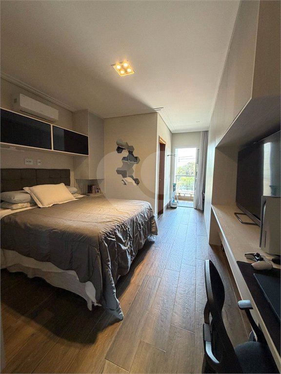 Casa à venda com 3 suítes em Vila Comercial, São Paulo, SP