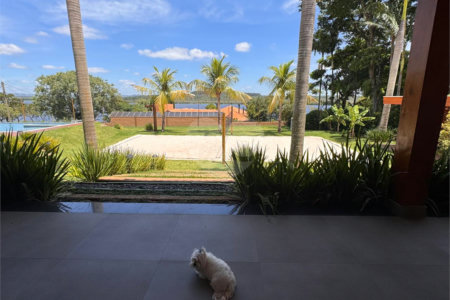 Casa à venda com 6 suítes no condomínio Vila Pinhal, Itirapina - SP