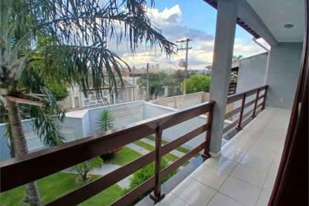 Sobrado à venda com 4 quartos, sendo 1 suíte,  em Residencial Monte Verde, Indaiatuba, SP