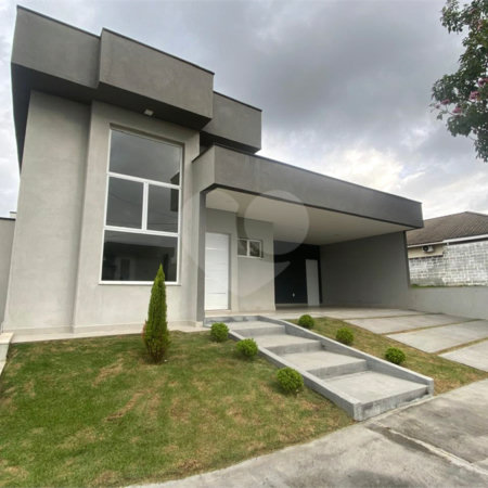 Casa à venda com 3 quartos, sendo 1 suíte,  no condomínio Terras do Vale, Caçapava - SP