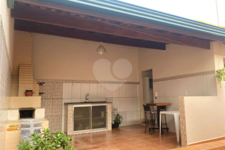 Casa à venda com 2 quartos, sendo 1 suíte, em Vila Deyse, Itapetininga, SP