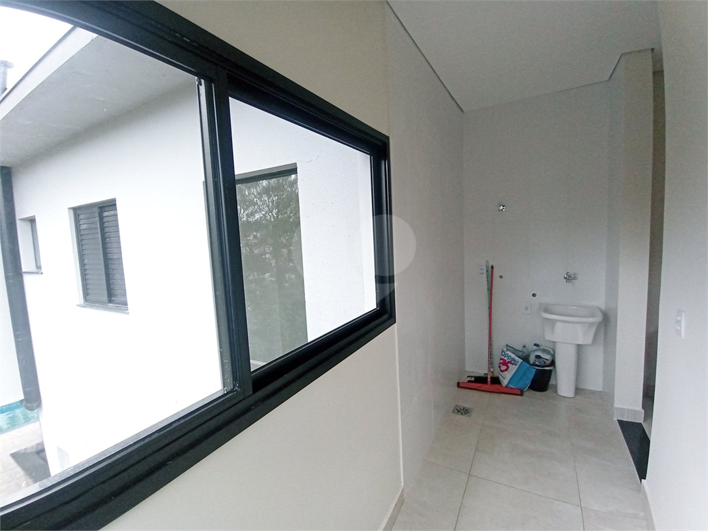 Casa à venda com 3 suítes no condomínio Reserva dos Jatobás, Louveira - SP