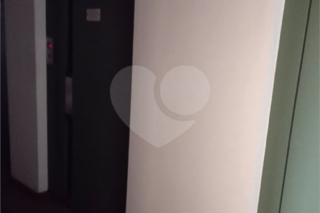 Apartamento no Edificio Jatiúca á venda.