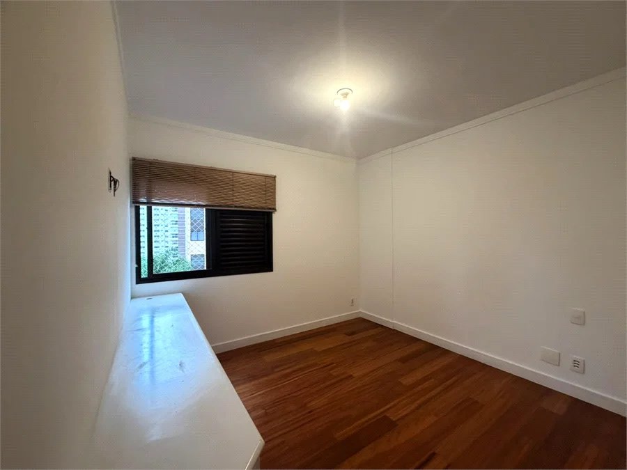 Apartamento à venda com 3 suítes em Vila Suzana, São Paulo, SP