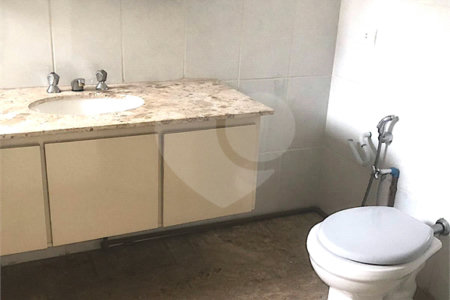 Sobrado à venda com 4 quartos, sendo 1 suíte, em Brooklin Velho, São Paulo, SP
