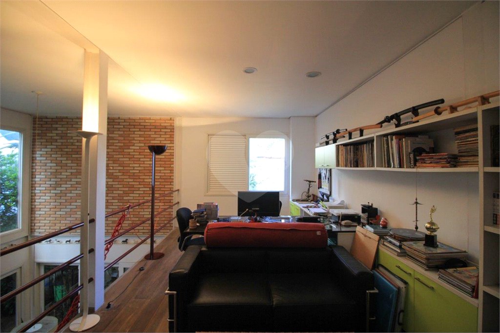 Casa à venda ou para alugar com 5 quartos, sendo 3 suítes, em Vila Madalena, São Paulo, SP