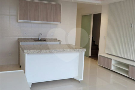Apartamento para alugar com 2 quartos em Miguel Couto, Cabo Frio, RJ