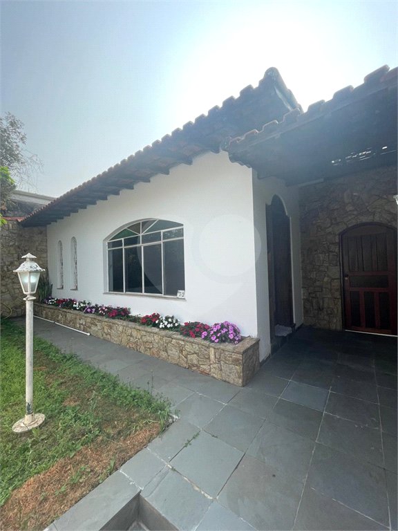 Sobrado à venda com 6 quartos, sendo 3 suítes,  em Dos Casa, São Bernardo do Campo, SP