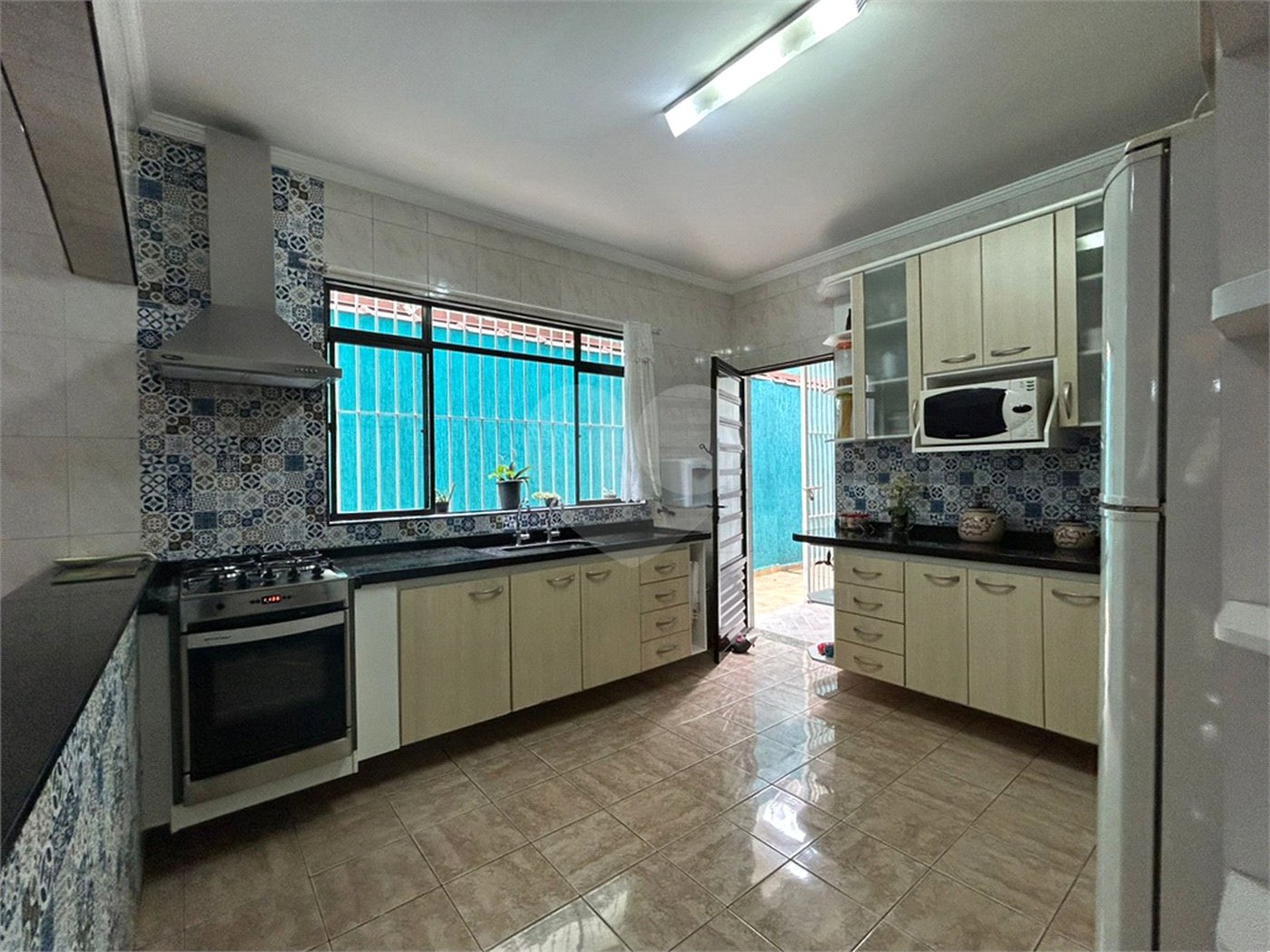 Sobrado à venda com 3 quartos, sendo 1 suíte, em Tremembé, São Paulo, SP