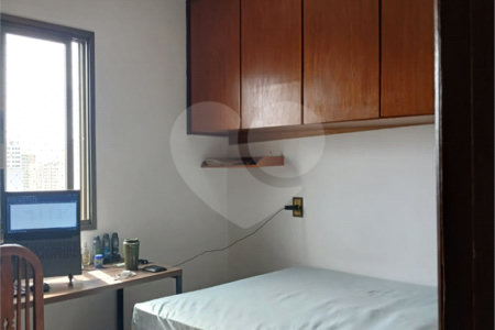 Apartamento à venda com 3 quartos, sendo 1 suíte,  em Planalto Paulista, São Paulo, SP