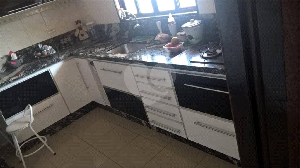 Sobrado à venda com 3 quartos, sendo 1 suíte, em Bocaina, Ribeirão Pires, SP