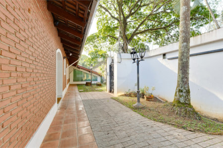 Casa Térrea à venda com 5 quartos, sendo 2 suítes, em Alto da Boa Vista, São Paulo, SP