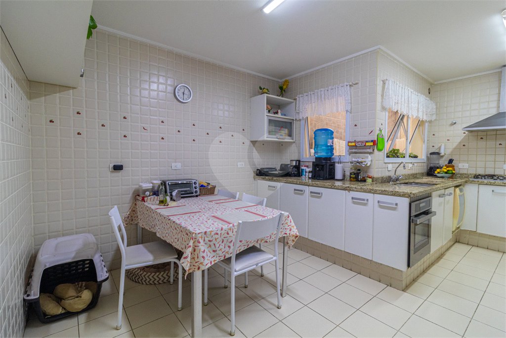 Casa à venda com 4 suítes no condomínio Vila das Acacias, São Paulo - SP