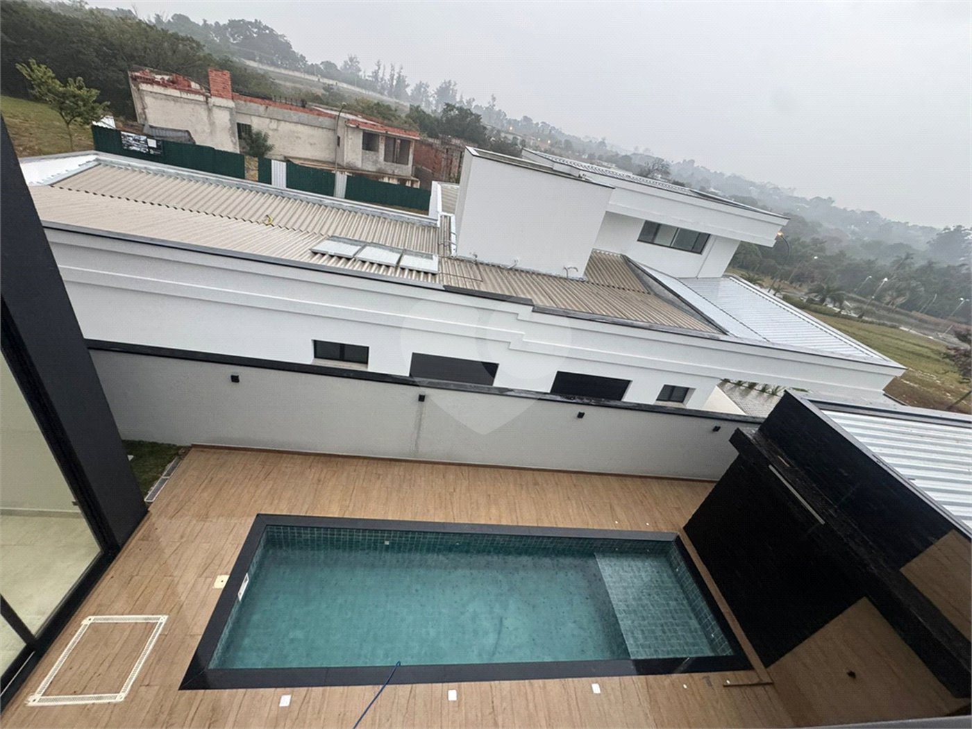 Casa à venda com 4 quartos, sendo 3 suítes,  no condomínio Alphaville Castelo, Itu - SP