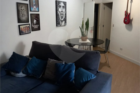 Apartamento à venda com 3 quartos, sendo 1 suíte,  em Vila Olímpia, São Paulo, SP