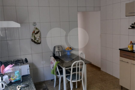 Sobrado à venda com 3 quartos em Parque Residencial Casa Branca, Suzano, SP