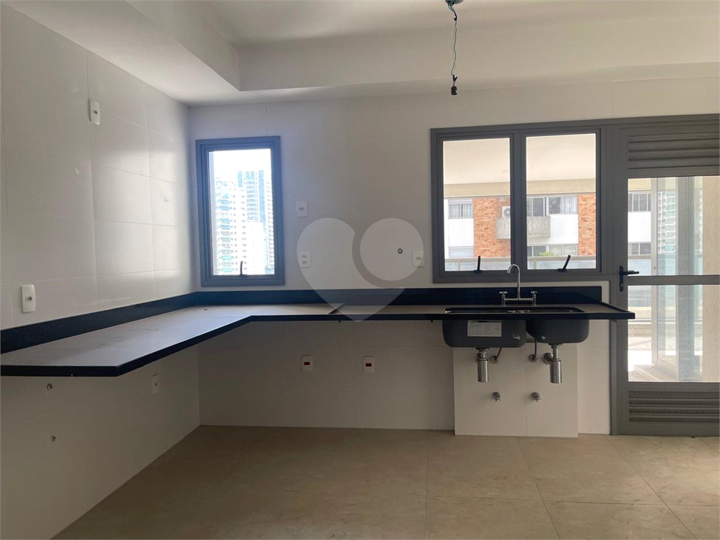 Apartamento à venda com 3 suítes em Campo Belo, São Paulo, SP