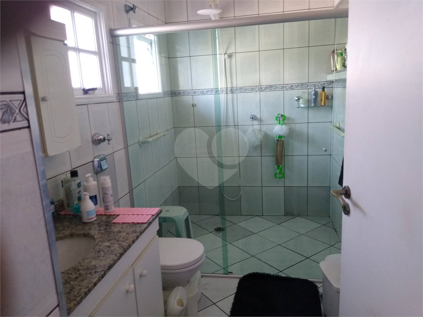 Sobrado à venda com 4 quartos, sendo 3 suítes,  em Vila Monumento, São Paulo, SP