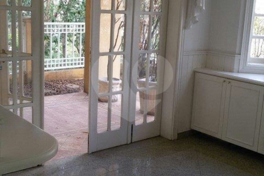 Casa à venda ou para alugar com 4 suítes no condomínio Chácara Francesa, São Paulo - SP