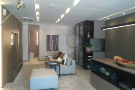 Apartamento à venda com 3 quartos, sendo 1 suíte,  em Jardim das Acácias, São Paulo, SP