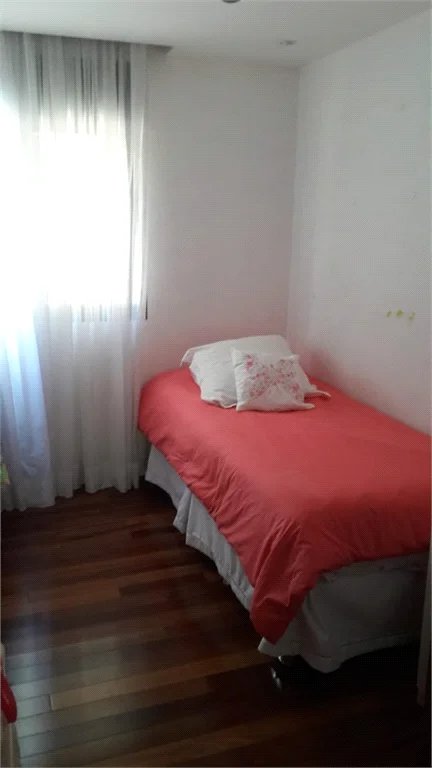 Apartamento à venda com 3 quartos, sendo 1 suíte,  em Jardim Vitória Régia, São Paulo, SP