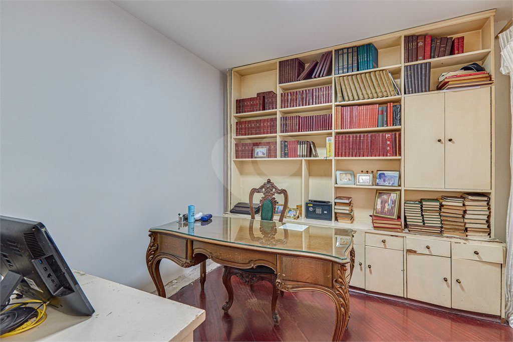 Casa de Vila à venda com 4 quartos, sendo 3 suítes,  em Alto da Boa Vista, São Paulo, SP