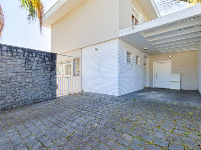 Casa de Vila à venda com 4 quartos, sendo 3 suítes,  em Chácara Santo Antônio, São Paulo, SP