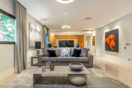 Apartamento à venda com 4 quartos, sendo 3 suítes, em Moema, São Paulo, SP