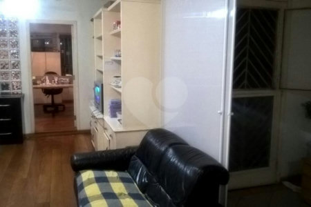 Sobrado à venda com 4 quartos, sendo 1 suíte, em Campo Belo, São Paulo, SP