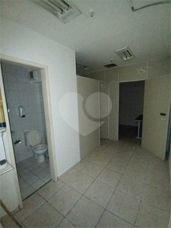 Sala à venda ou para alugar em Bangu, Rio de Janeiro, RJ