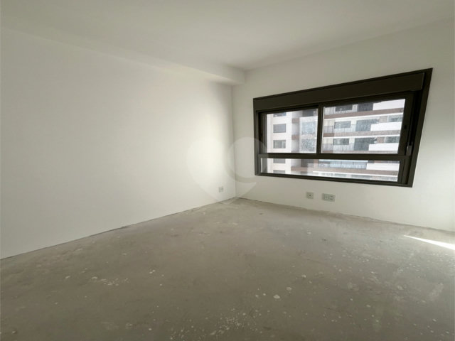 Apartamento à venda com 3 quartos, sendo 1 suíte,  em Jardim Prudência, São Paulo, SP
