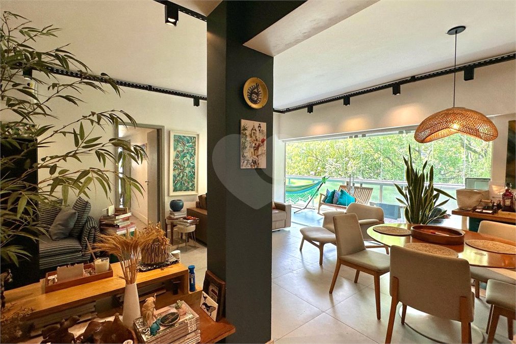Apartamento à venda com 3 quartos, sendo 1 suíte, em Lagoa, Rio de Janeiro, RJ