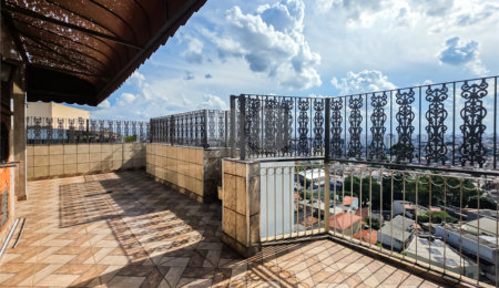 Cobertura à venda com 4 quartos, sendo 1 suíte,  em Parque Tomas Saraiva, São Paulo, SP