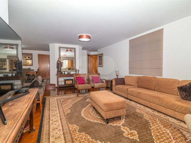 Apartamento à venda com 4 quartos, sendo 2 suítes,  em Campo Belo, São Paulo, SP