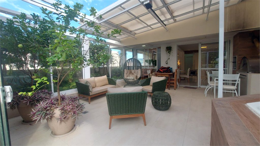 Apartamento à venda ou para alugar com 2 suítes em Itacorubi, Florianópolis, SC