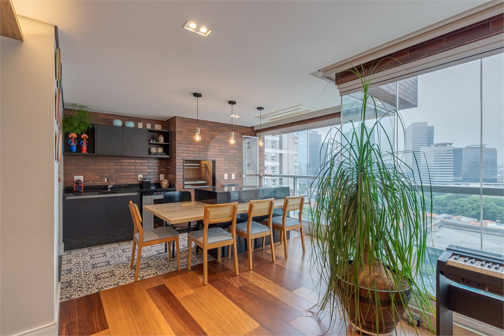 Apartamento à venda com 3 suítes em Chácara Santo Antônio, São Paulo, SP