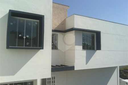Casa à venda com 4 quartos, sendo 2 suítes, no condomínio Residencial Green Ville, Rio de Janeiro - RJ