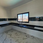 Casa à venda com 3 quartos, sendo 1 suíte,  em Maracanã, Praia Grande, SP
