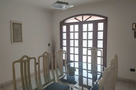 Casa à venda com 4 quartos, sendo 2 suítes, em Parque dos Príncipes, São Paulo, SP