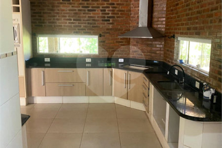 Casa à venda com 4 quartos, sendo 2 suítes, em Ubatiba, Maricá, RJ